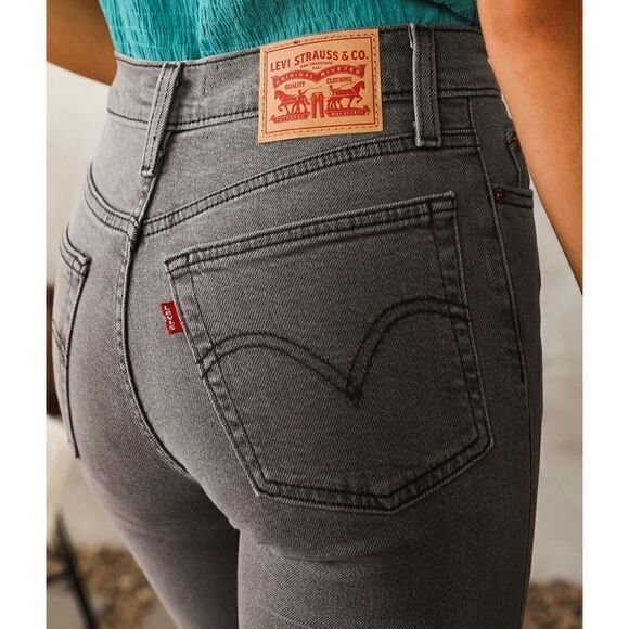 NWT Levi's Wedgie Straight Cropped Jeans in Cosmic Comet, Size 00 X Short, 24x28 - Picture 3 of 16